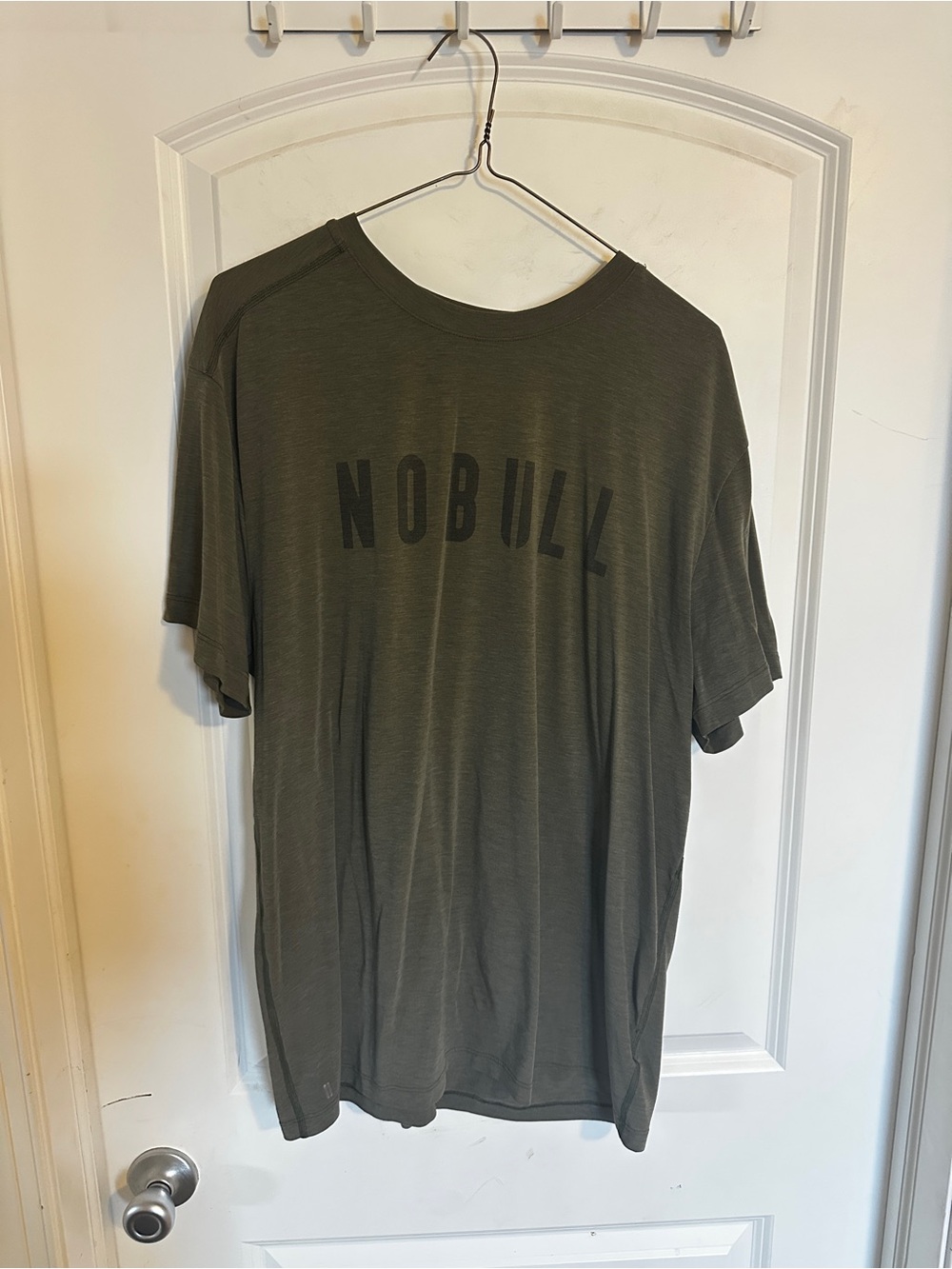Nobull t-shirt (olive)